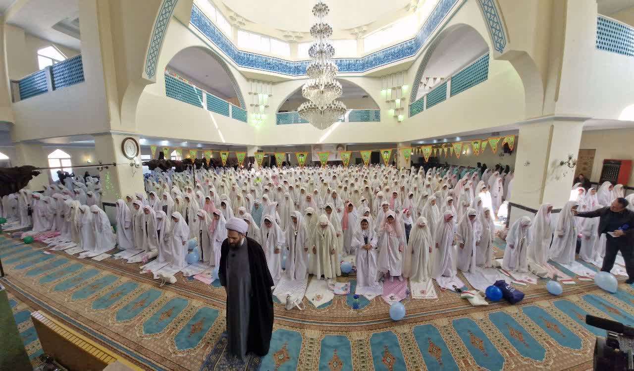 جشن فرشته‌ها: جشن تکلیف ۶۰۰ دانش‌آموز دختر در شهر جدید مهستان