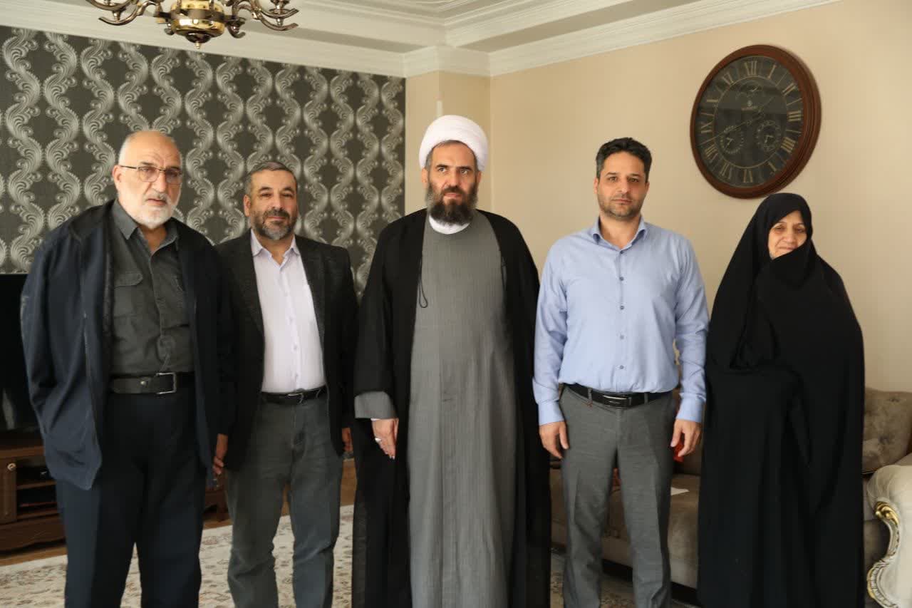 دیدار نوروزی امام جمعه مهستان با خانواده شهید امرعلی مرادی