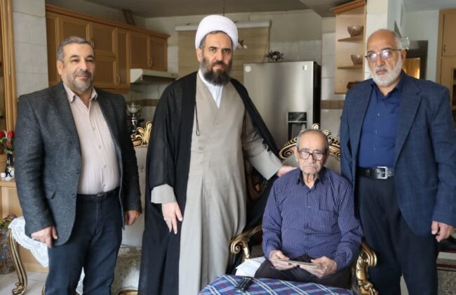 دیدار نوروزی امام جمعه مهستان با خانواده شهید سید غلامرضا حسینی